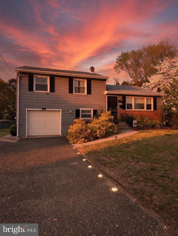 523 GREENWOOD AVE, Riverside, NJ 08075