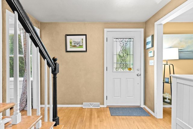 7 Old Powder House Road, Lakeville, MA 02347