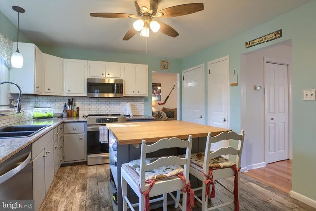 437 APPLETREE RD, Camp Hill, PA 17011