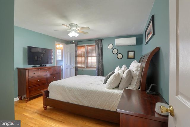 437 APPLETREE RD, Camp Hill, PA 17011