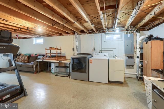 437 APPLETREE RD, Camp Hill, PA 17011