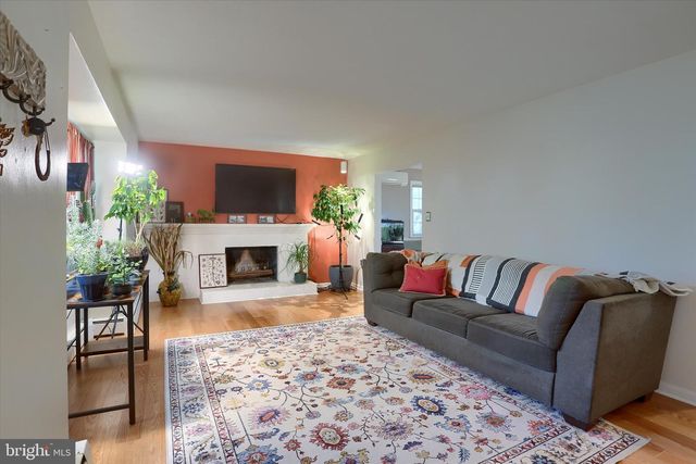437 APPLETREE RD, Camp Hill, PA 17011
