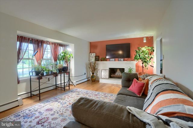 437 APPLETREE RD, Camp Hill, PA 17011