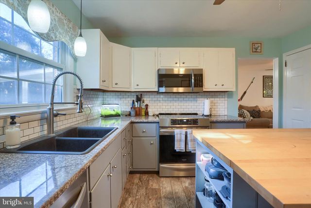 437 APPLETREE RD, Camp Hill, PA 17011