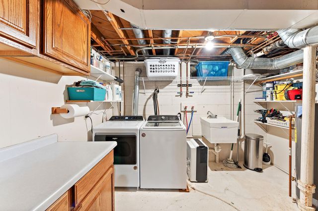 1947 Field Avenue, Saint Paul, MN 55116