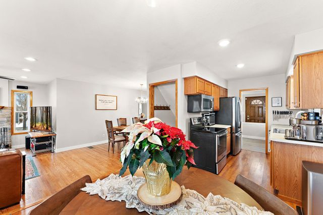 1947 Field Avenue, Saint Paul, MN 55116