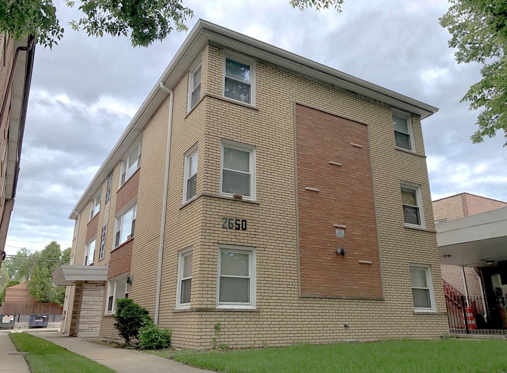 2650 W Touhy Avenue 2S, Chicago, IL 60645