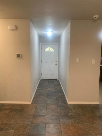 1334 N Nail Parkway, Moore, OK 73160