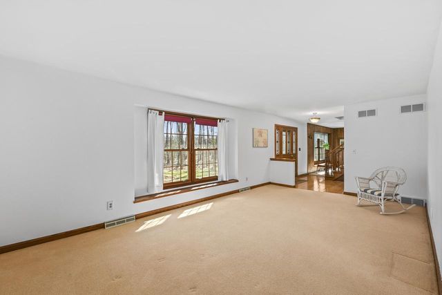 W331S4025 Connemara DRIVE, Dousman, WI 53118