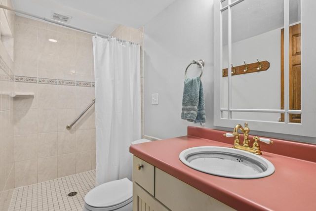 W331S4025 Connemara DRIVE, Dousman, WI 53118