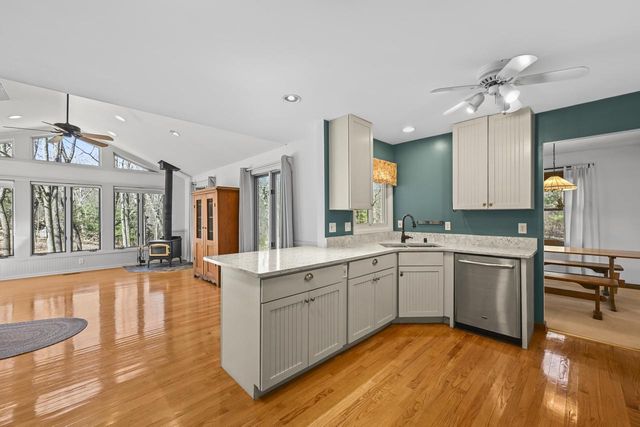 W331S4025 Connemara DRIVE, Dousman, WI 53118