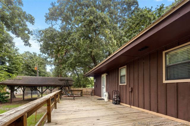 114581 Castaway Court, Eufaula, OK 74432