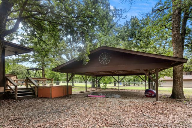114581 Castaway Court, Eufaula, OK 74432