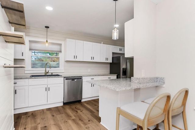 1705 SW Walnut Street, Blue Springs, MO 64015