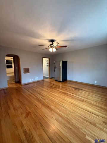 4025 L Street, Lincoln, NE 68510