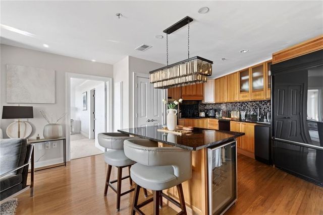 2881 Peachtree Road NE 1102, Atlanta, GA 30305
