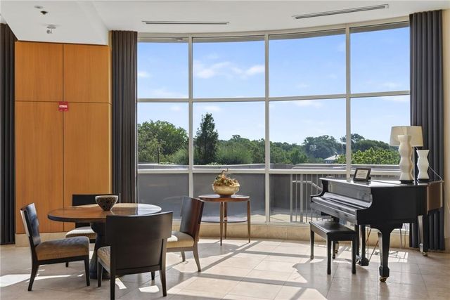 2881 Peachtree Road NE 1102, Atlanta, GA 30305