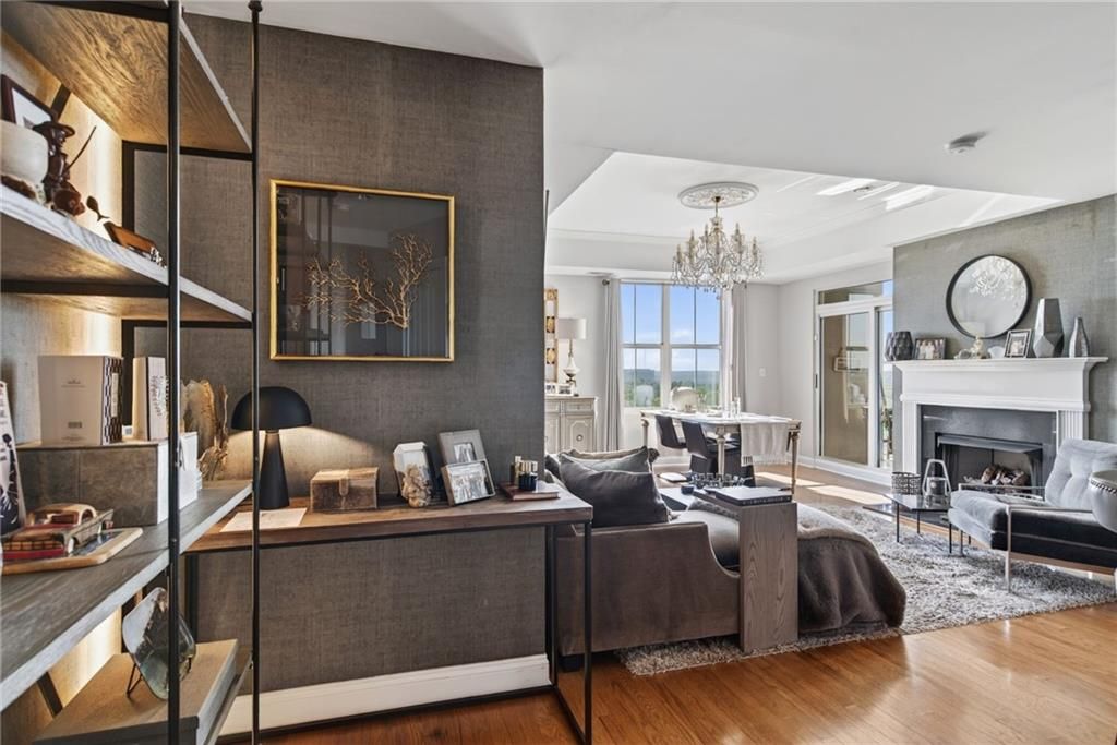 2881 Peachtree Road NE 1102, Atlanta, GA 30305