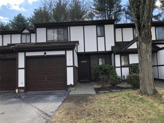 11 Sunstone Drive, Poughkeepsie, NY 12603