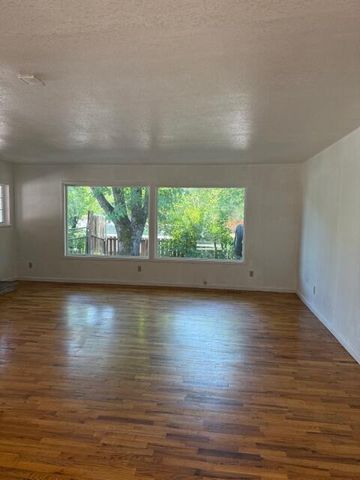 236 S Caves Avenue, Cave Junction, OR 97523