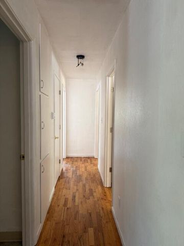 236 S Caves Avenue, Cave Junction, OR 97523