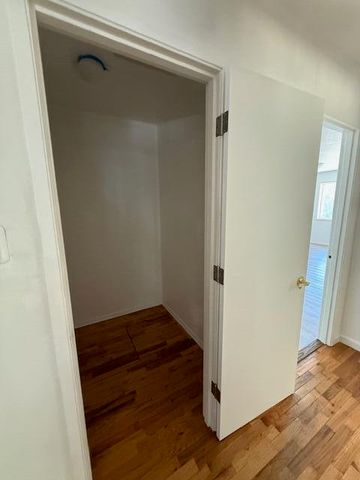 236 S Caves Avenue, Cave Junction, OR 97523