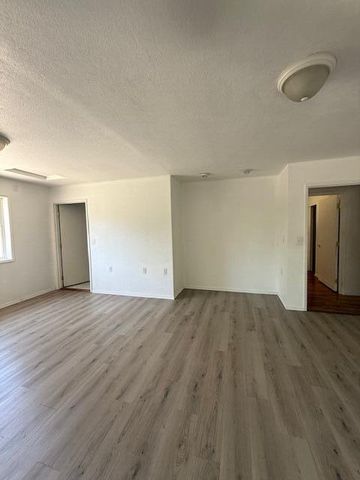 236 S Caves Avenue, Cave Junction, OR 97523