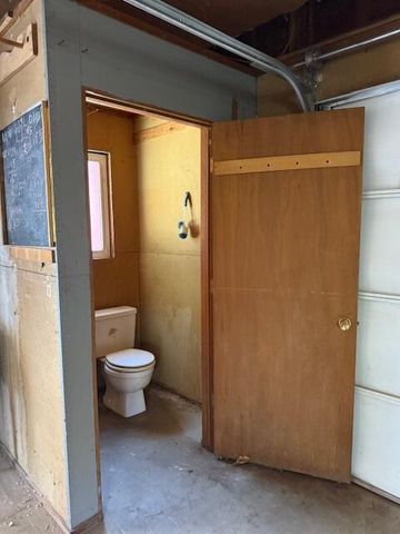 236 S Caves Avenue, Cave Junction, OR 97523