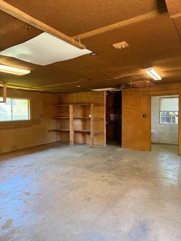 236 S Caves Avenue, Cave Junction, OR 97523