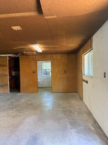 236 S Caves Avenue, Cave Junction, OR 97523