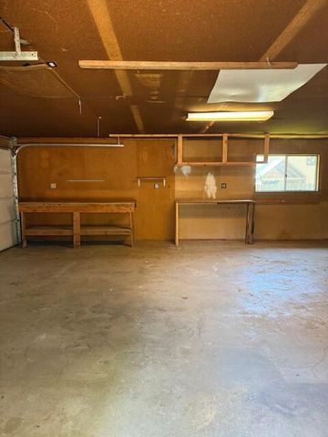 236 S Caves Avenue, Cave Junction, OR 97523