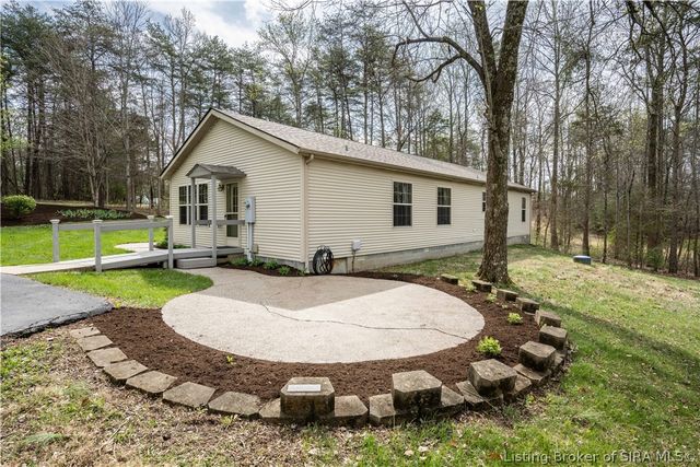 831 Greenrow Drive, Lanesville, IN 47136