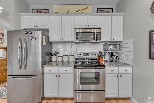 2211 College Avenue Unit 102, Manhattan, KS 66502