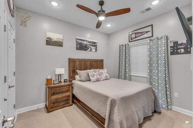 2211 College Avenue Unit 102, Manhattan, KS 66502