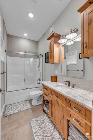 2211 College Avenue Unit 102, Manhattan, KS 66502