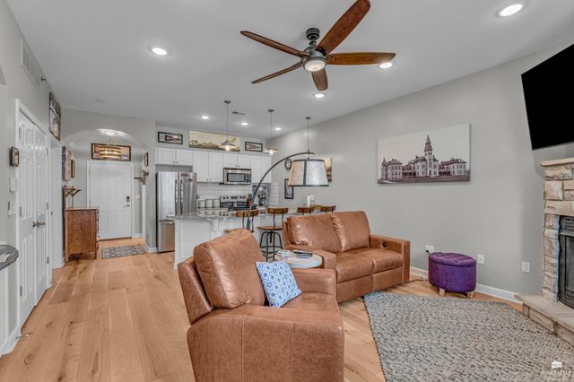 2211 College Avenue Unit 102, Manhattan, KS 66502