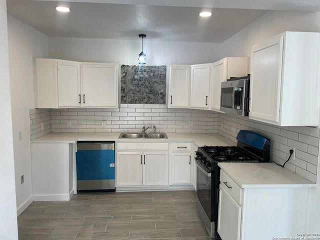 452 Gulf, San Antonio, TX 78202