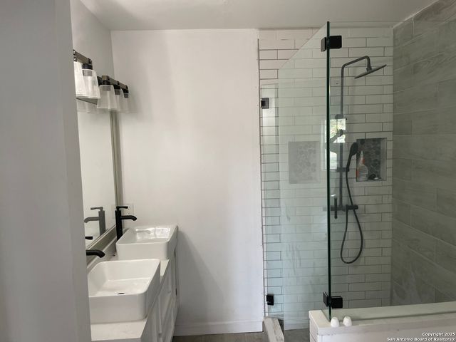 452 Gulf, San Antonio, TX 78202