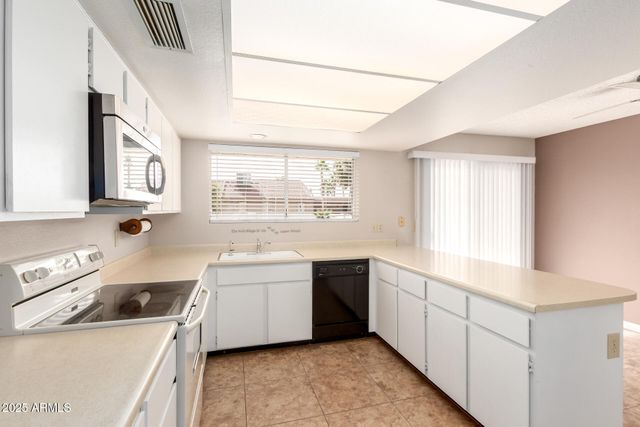 10505 E SILVERTREE Drive, Sun Lakes, AZ 85248