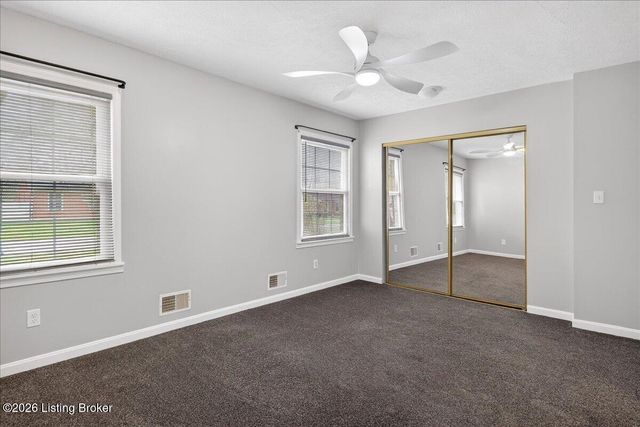 4017 Carbine Ln, Louisville, KY 40229