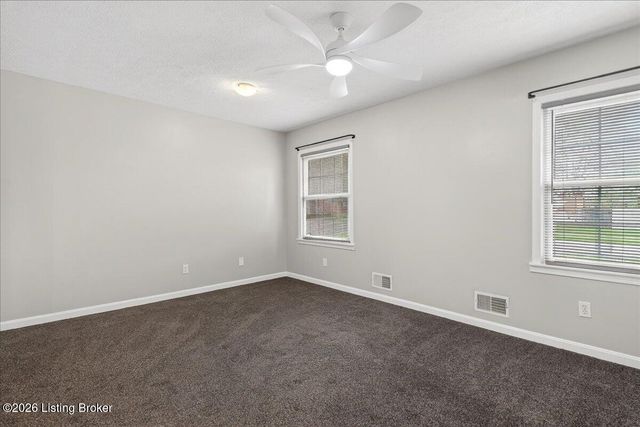 4017 Carbine Ln, Louisville, KY 40229