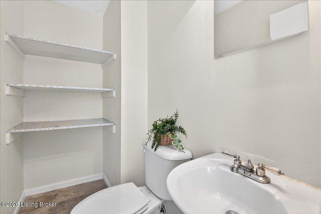 4017 Carbine Ln, Louisville, KY 40229