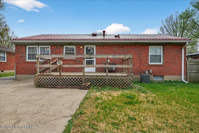 4017 Carbine Ln, Louisville, KY 40229