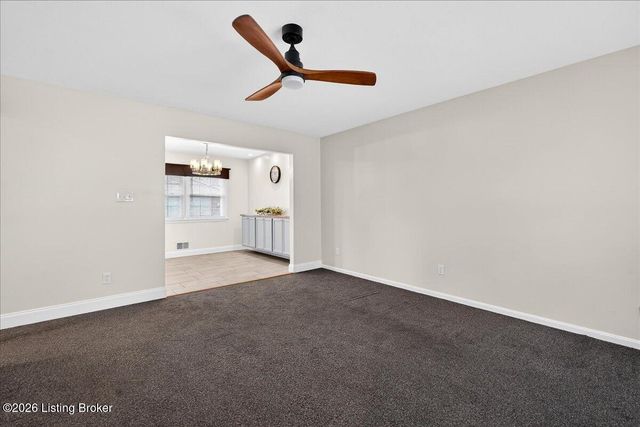 4017 Carbine Ln, Louisville, KY 40229