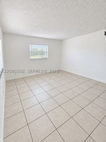 6034 SW 37th St 10, Miramar, FL 33023