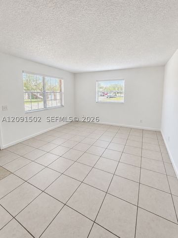 6034 SW 37th St 10, Miramar, FL 33023