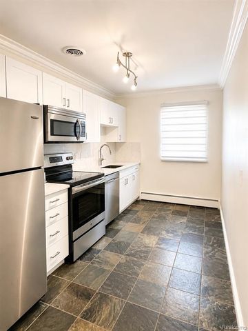 475 S Adams Road 10, Birmingham, MI 48009