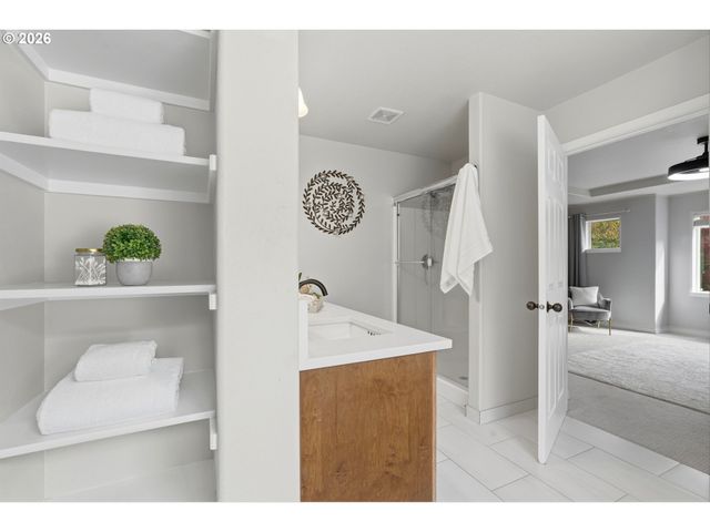 134 N ARGYLE Ct, Newberg, OR 97132