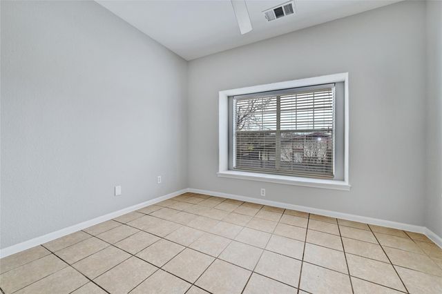 2909 Saville LOOP 10c, Austin, TX 78741