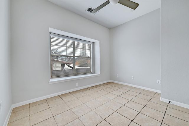 2909 Saville LOOP 10c, Austin, TX 78741